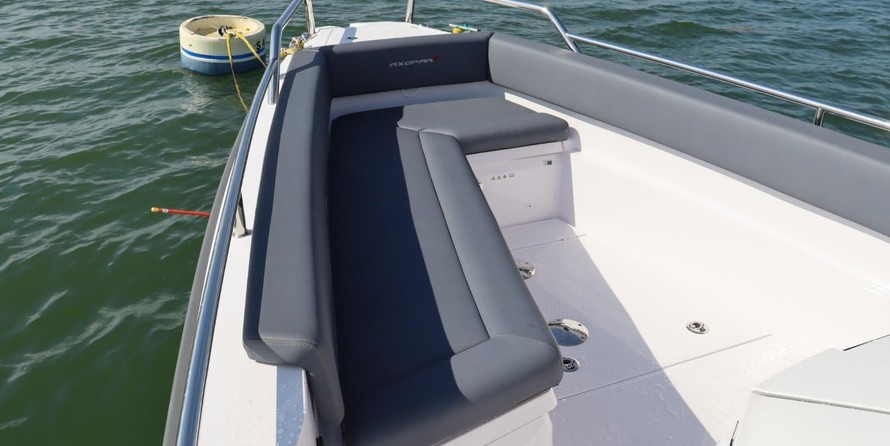 Axopar 28 Cabin