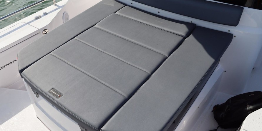 Axopar 28 Cabin