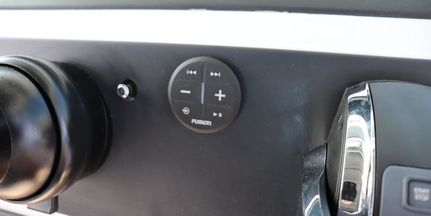 Axopar 28 Cabin