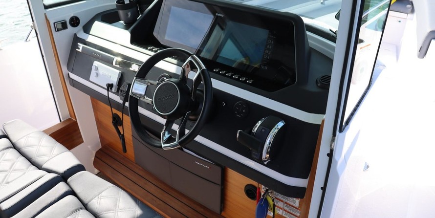 Axopar 28 Cabin