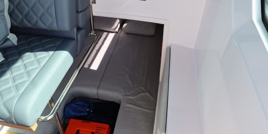Axopar 28 Cabin