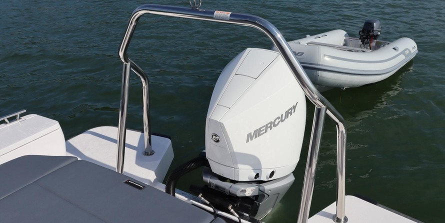 Axopar 28 Cabin