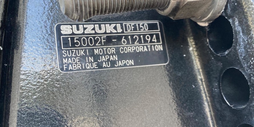 Angler Pro Boats 2900 center console