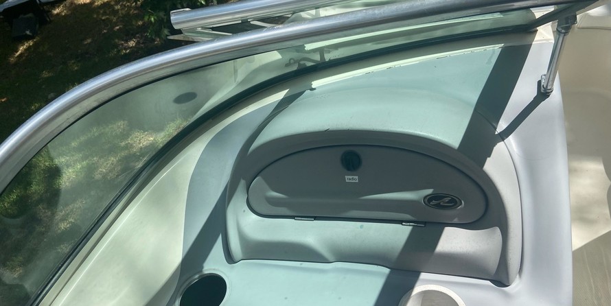 Sea ray 260 bow rider select