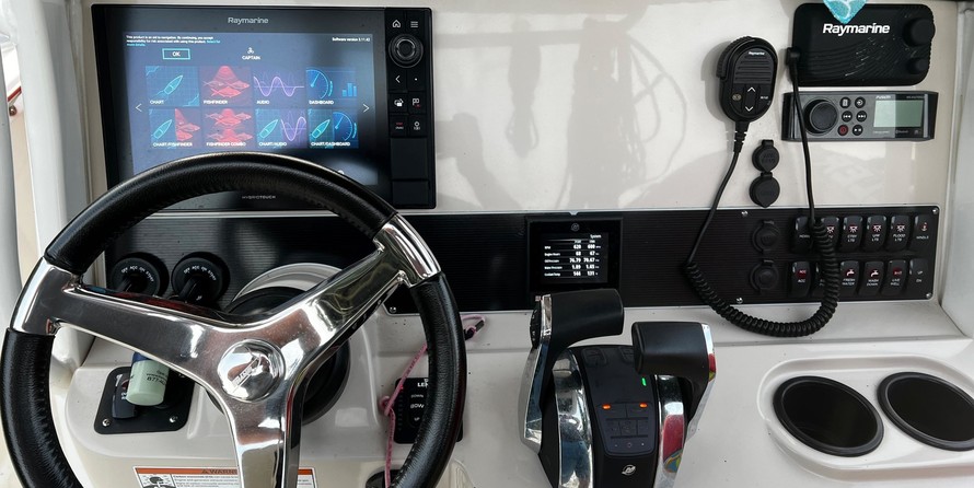 Boston Whaler 270 Dauntless