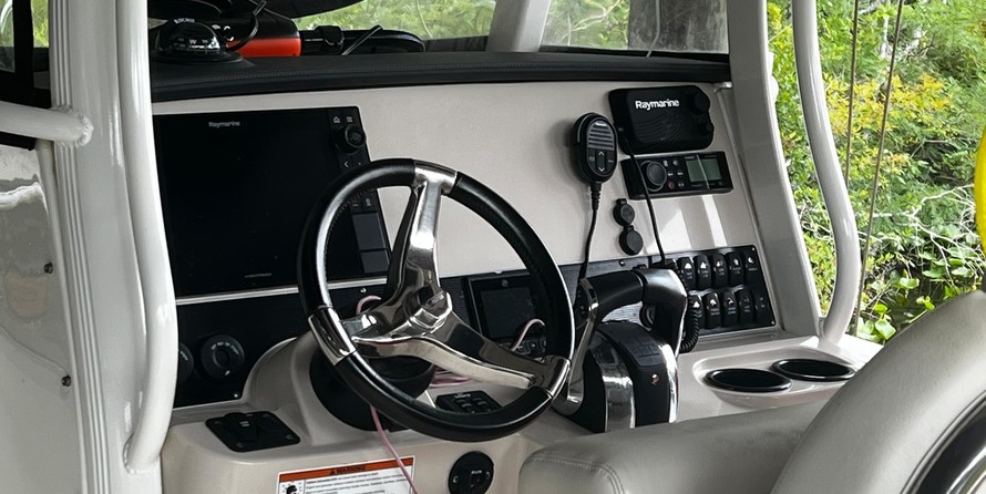 Boston Whaler 270 Dauntless