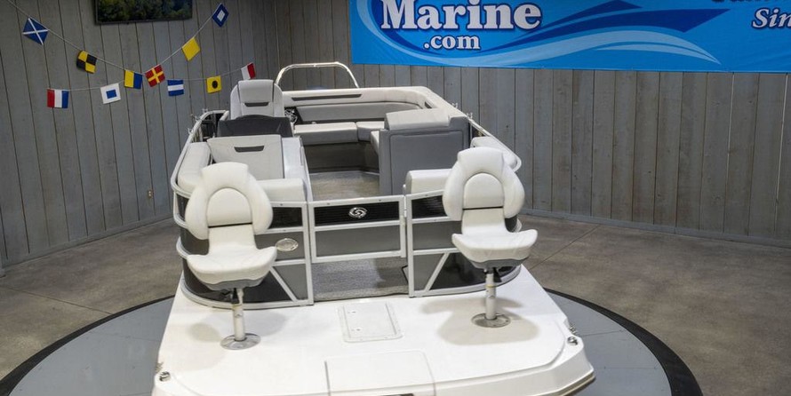 Hurricane fundeck 232