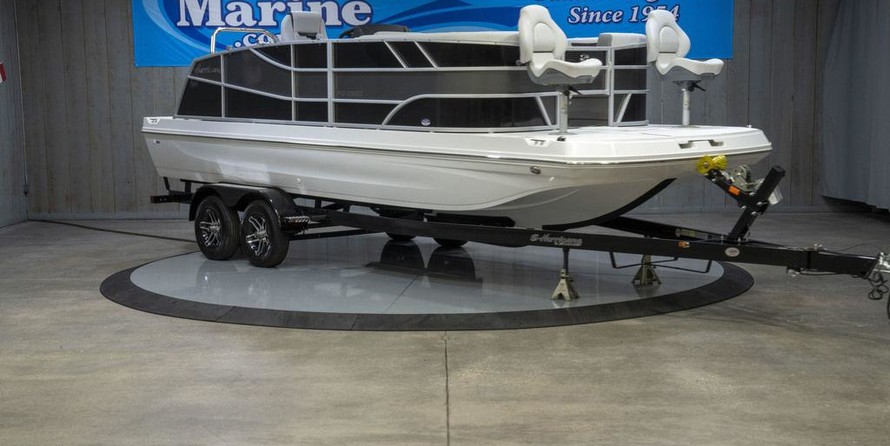 Hurricane fundeck 232