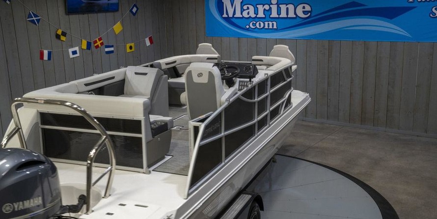 Hurricane fundeck 232