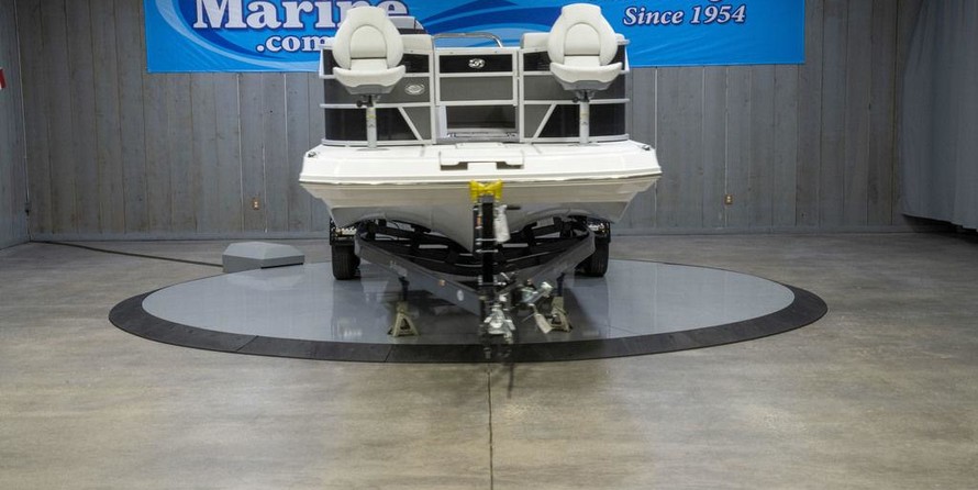 Hurricane fundeck 232