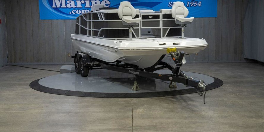 Hurricane fundeck 232