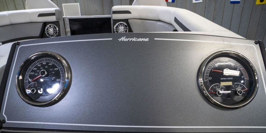 Hurricane fundeck 232