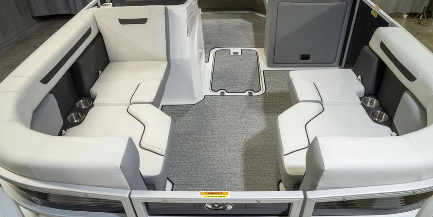 Hurricane fundeck 232