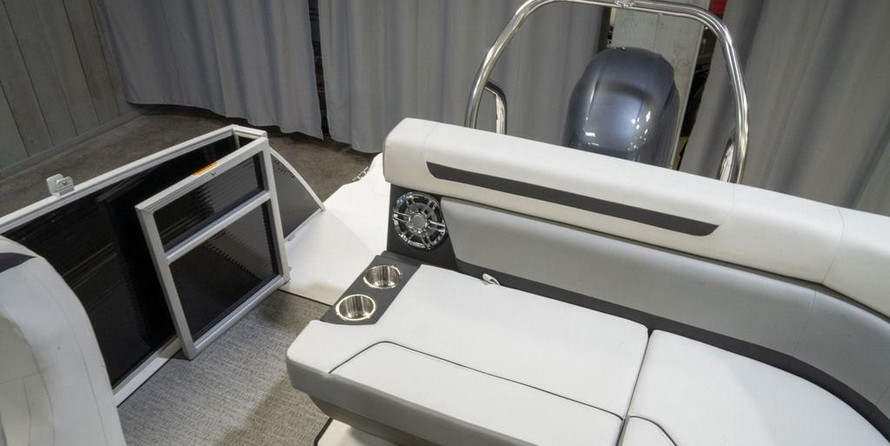 Hurricane fundeck 232