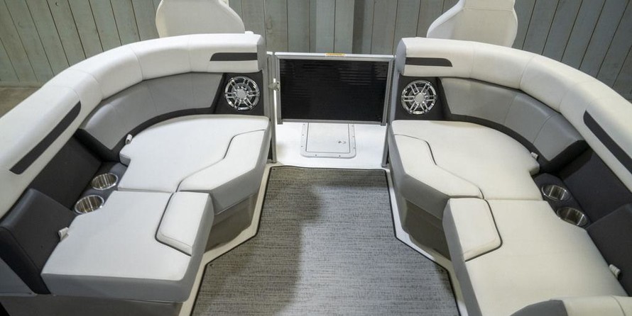 Hurricane fundeck 232