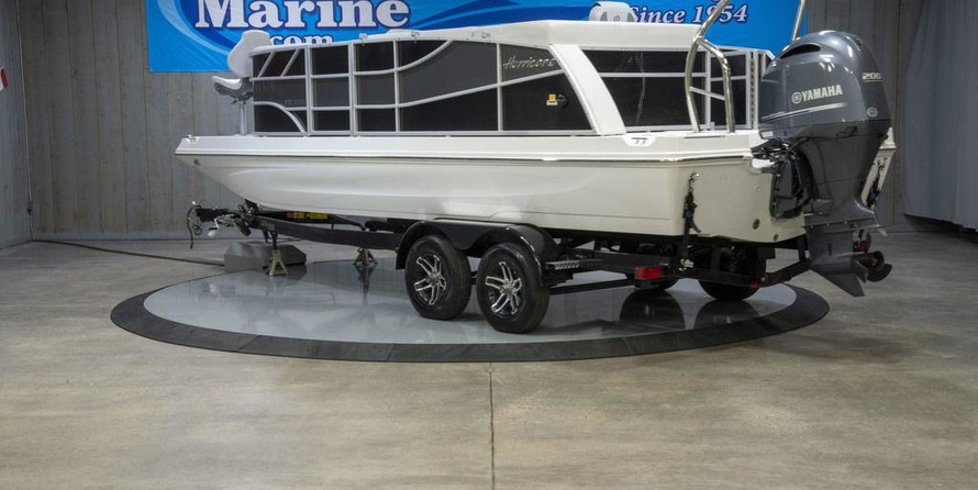 Hurricane fundeck 232