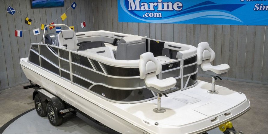 Hurricane fundeck 232