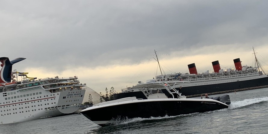 Midnight Express 39 Cuddy