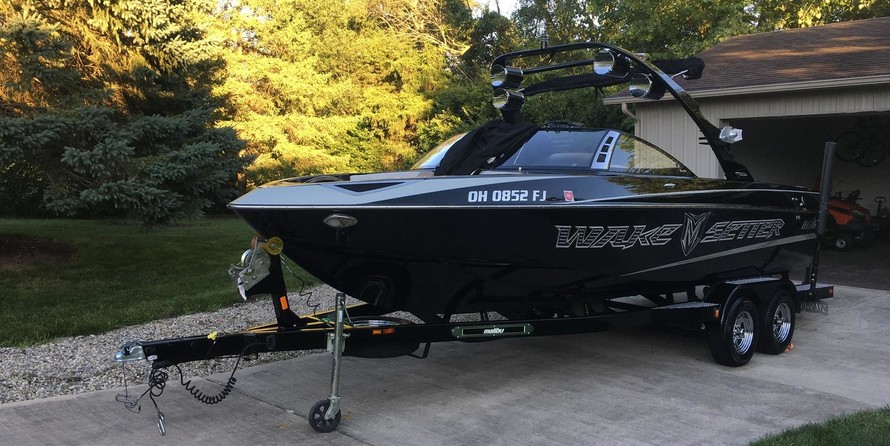 Malibu Wakesetter 23 LSV