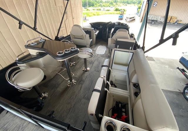 60 x 16 tri-toon passenger vessel