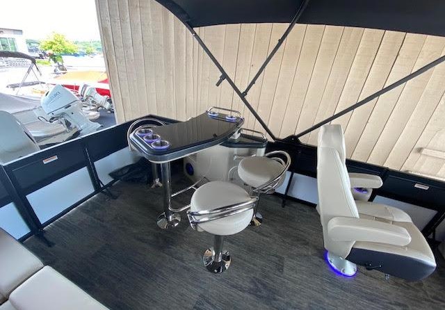 60 x 16 tri-toon passenger vessel