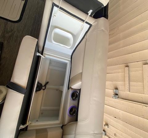 60 x 16 tri-toon passenger vessel