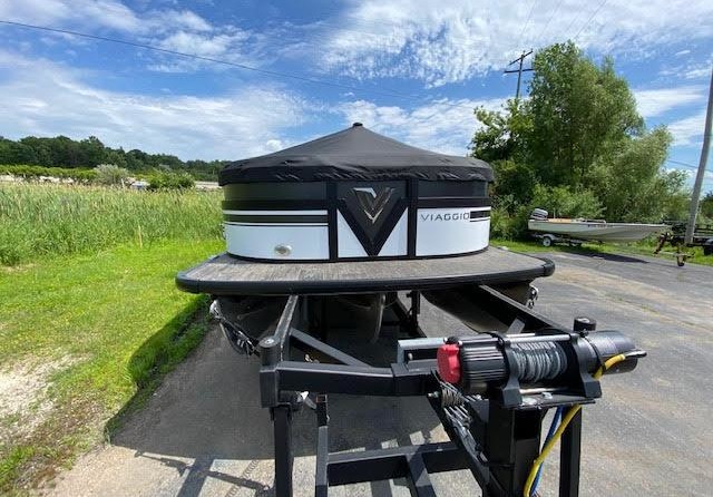 60 x 16 tri-toon passenger vessel