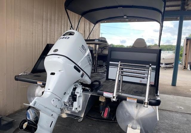 60 x 16 tri-toon passenger vessel