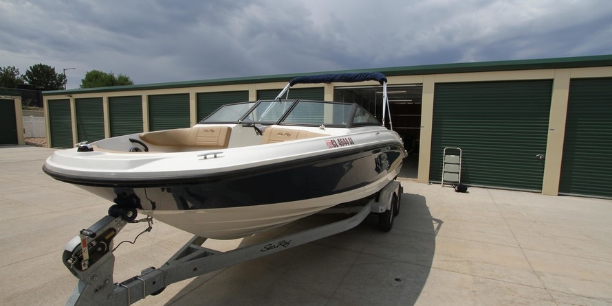 Sea Ray SPX 210 OB