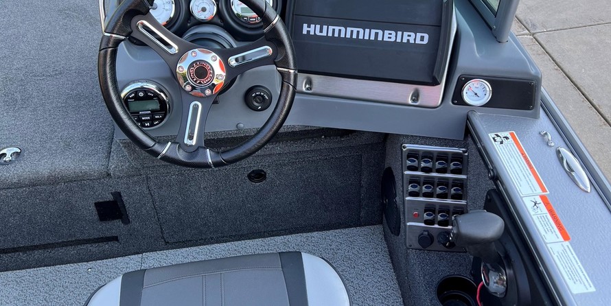 Lund Boats 2175 Pro-V Sport