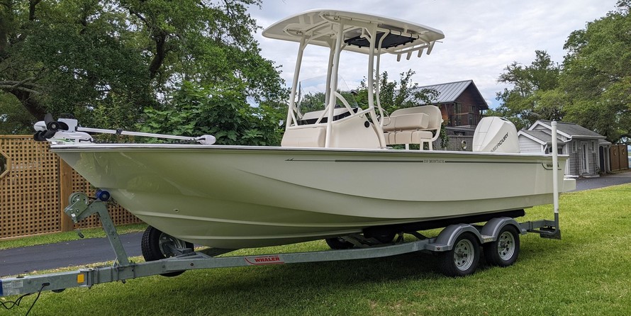 Boston Whaler 210 Montauk