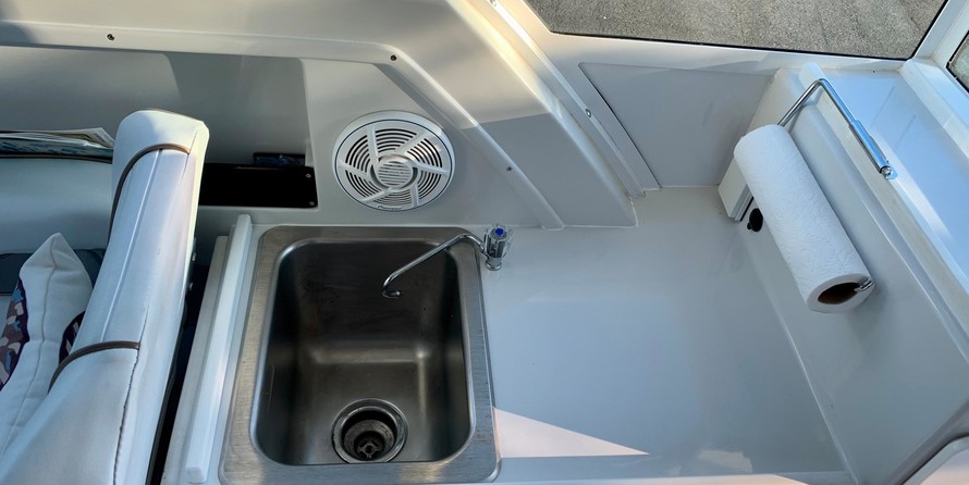 Glacier bay isle runner blue hull 2670