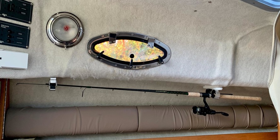 Glacier bay isle runner blue hull 2670