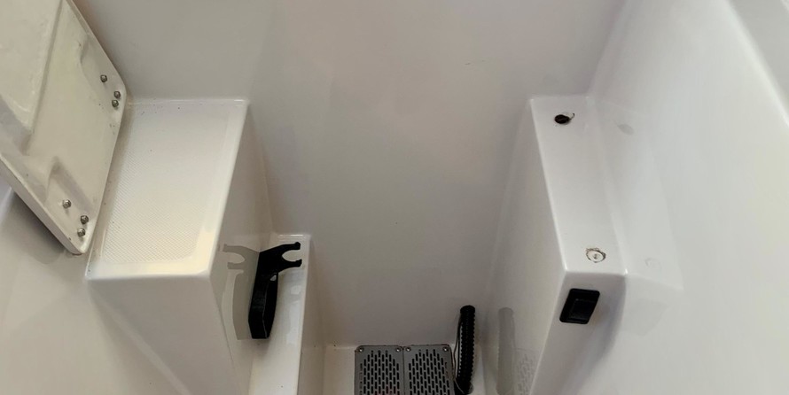 Glacier bay isle runner blue hull 2670