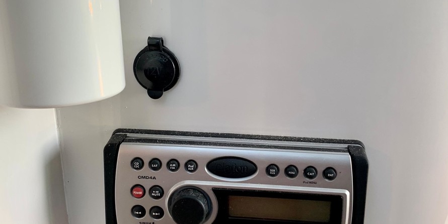 Glacier bay isle runner blue hull 2670