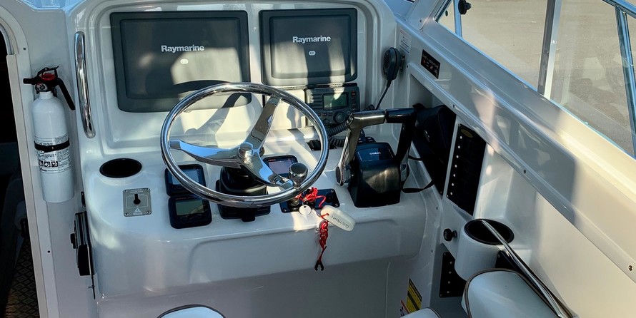 Glacier bay isle runner blue hull 2670