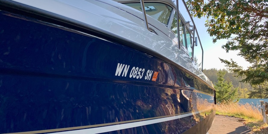 Glacier bay isle runner blue hull 2670