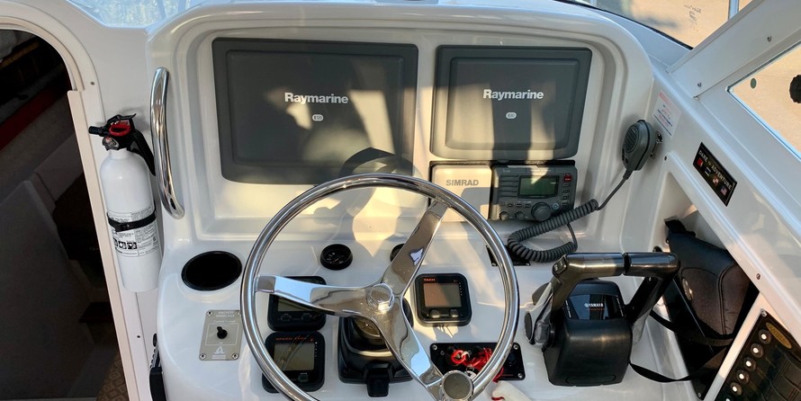 Glacier bay isle runner blue hull 2670