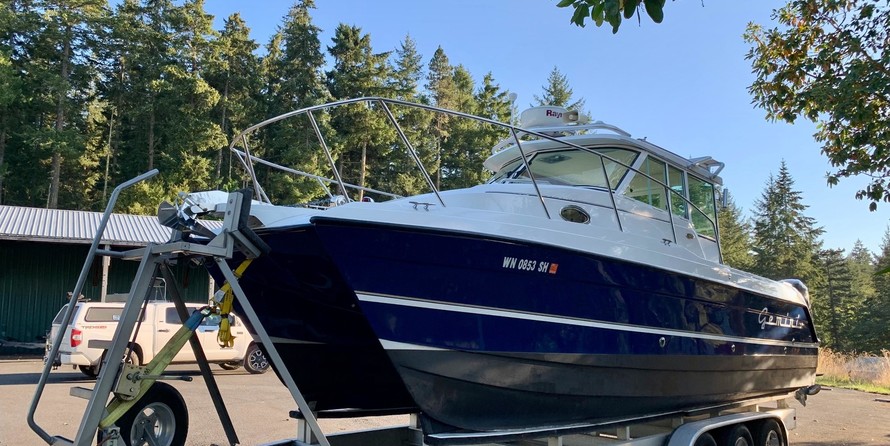 Glacier bay isle runner blue hull 2670