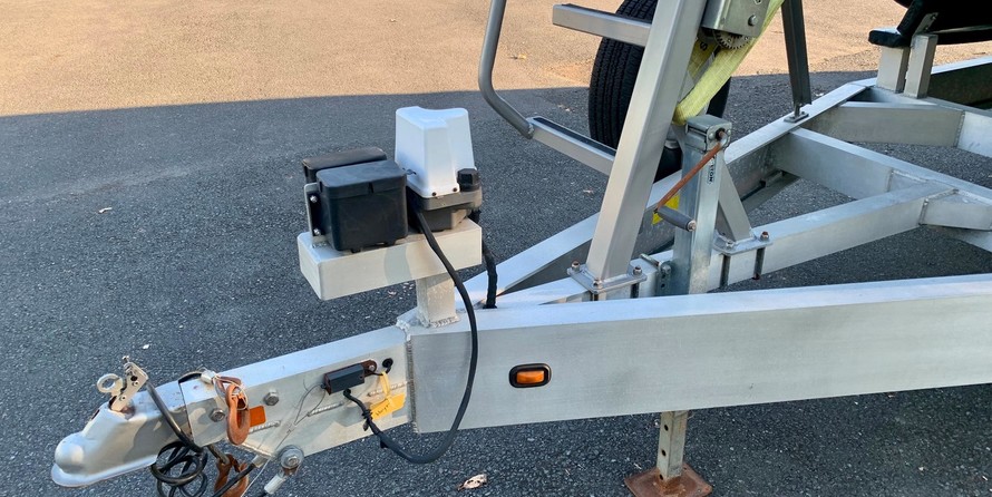 Glacier bay isle runner blue hull 2670