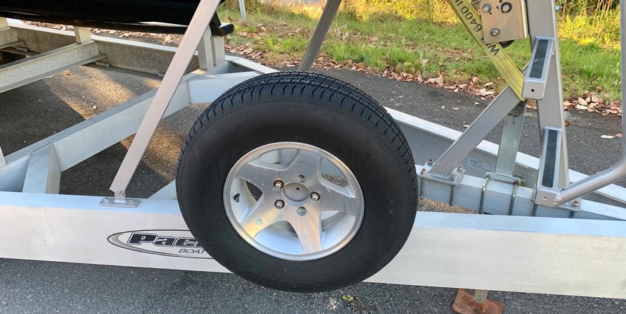 Glacier bay isle runner blue hull 2670