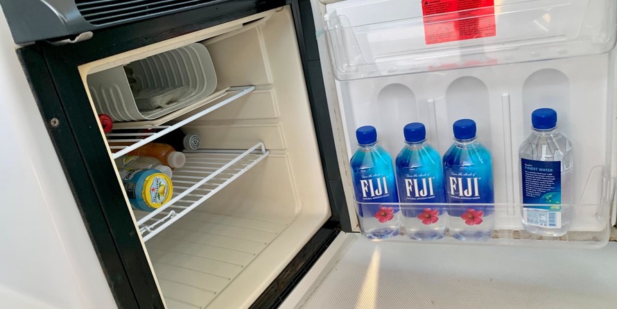 Glacier bay isle runner blue hull 2670