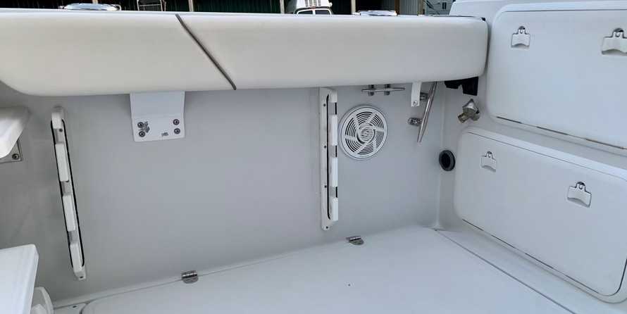 Glacier bay isle runner blue hull 2670