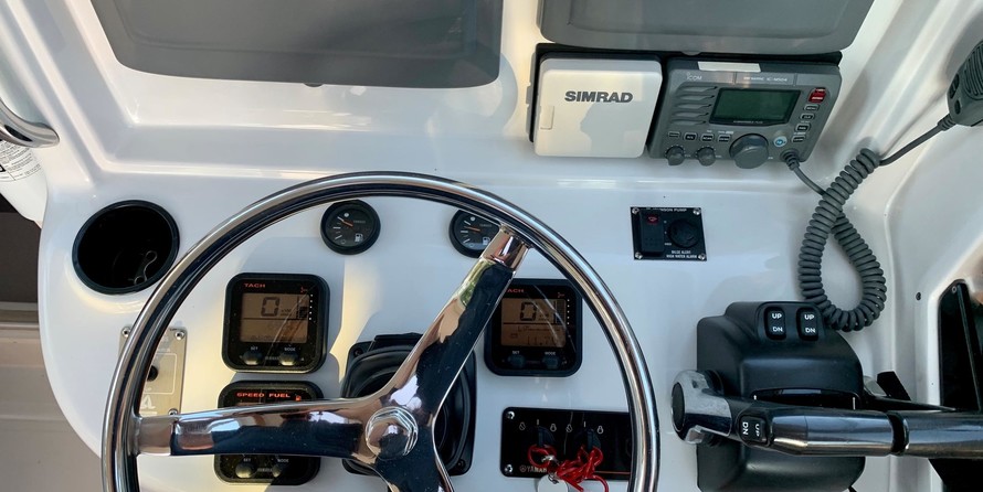 Glacier bay isle runner blue hull 2670