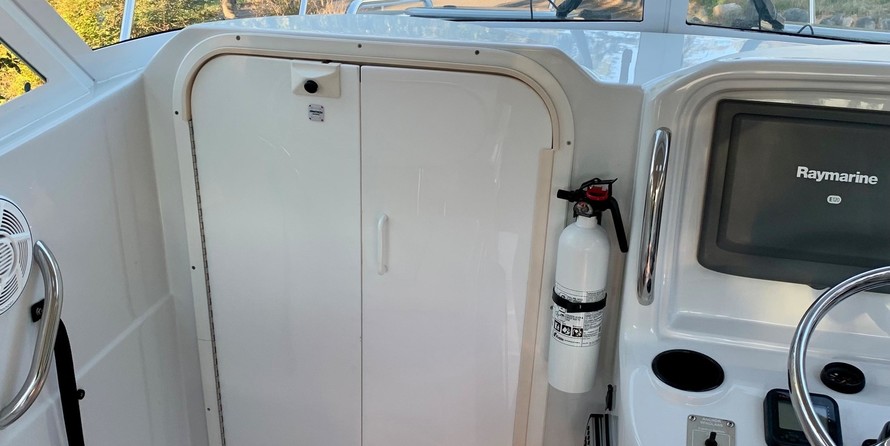 Glacier bay isle runner blue hull 2670