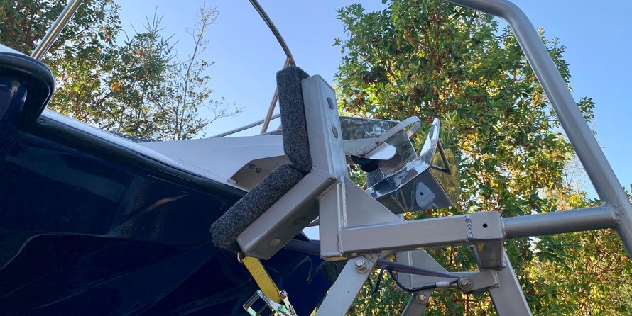 Glacier bay isle runner blue hull 2670