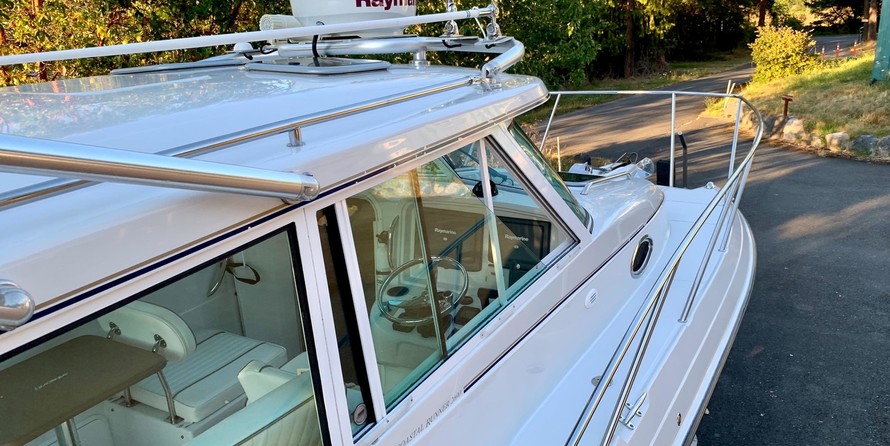 Glacier bay isle runner blue hull 2670