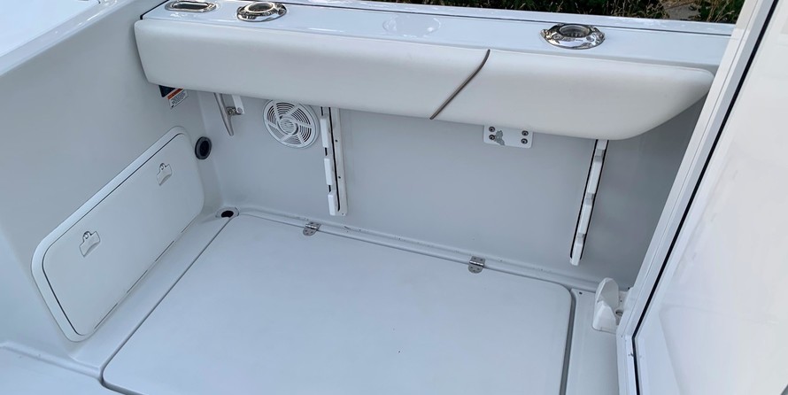 Glacier bay isle runner blue hull 2670