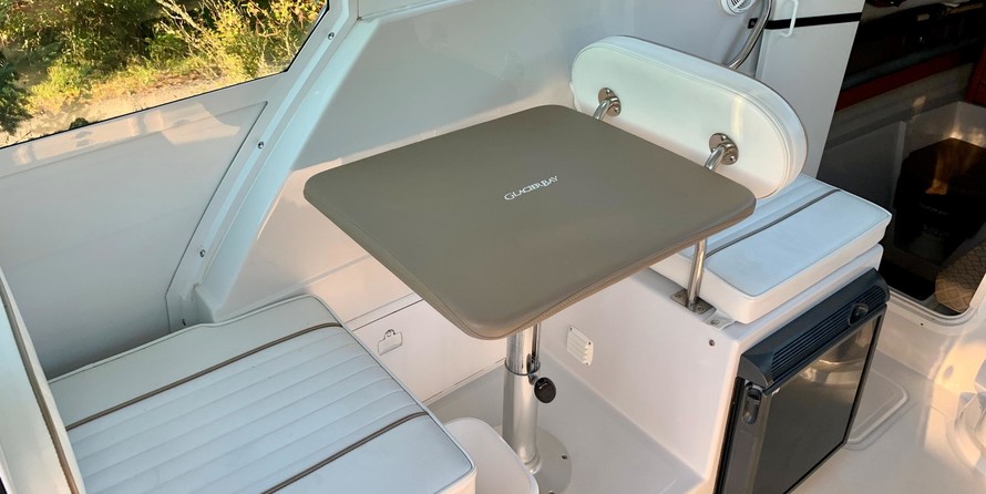 Glacier bay isle runner blue hull 2670