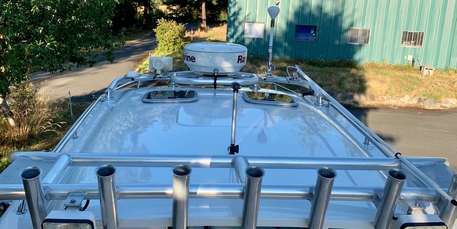 Glacier bay isle runner blue hull 2670